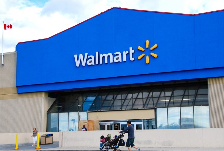 Tax Reform Prompts Walmart to Raise Minimum Wage, Hand out Bonuses, Expand Parental Leave