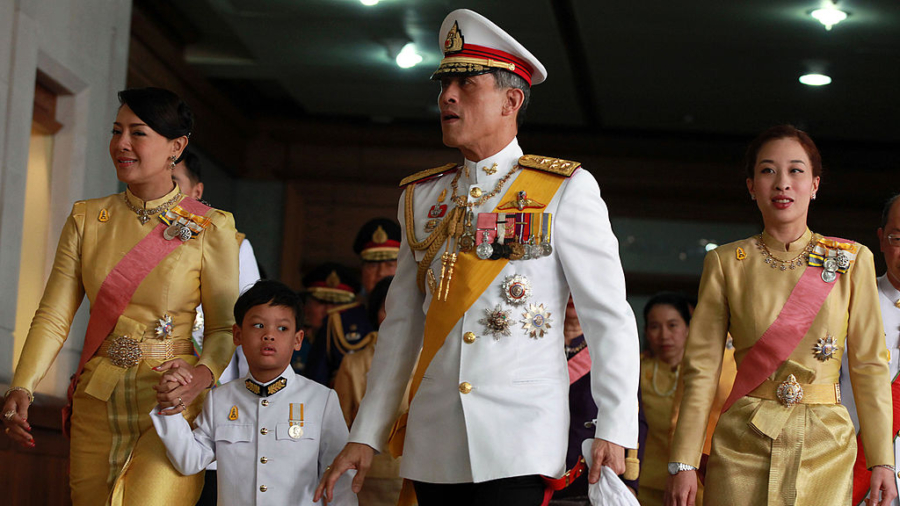 Prince Vajiralongkorn to Take Throne as Thailand Mourns Respected King