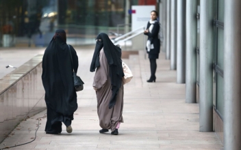 Dutch Parliament Passes Partial Ban of Islamic Veils