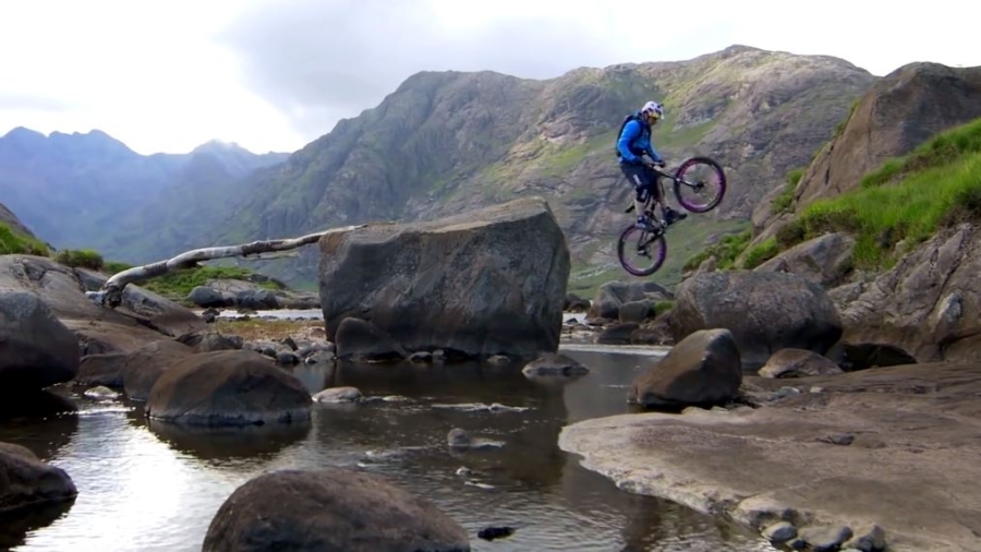 Extreme cycling: Riding to the top of mountains on the Isle of Skye