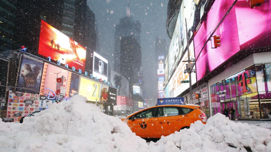 Broadway theaters to stay open Tuesday night despite snow