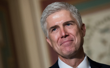 Gorsuch gives opening statement, calls for “neutral and independent judges”