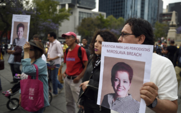 Mexicans march for murdered journalists and free press