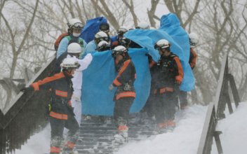 Eight students feared dead in Tokyo avalanche