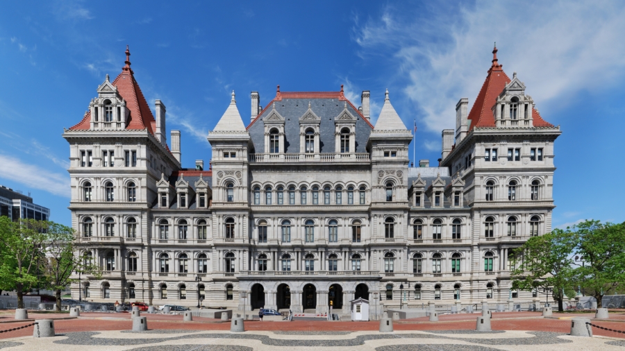 Wealthy New Yorkers ask state to raise their taxes