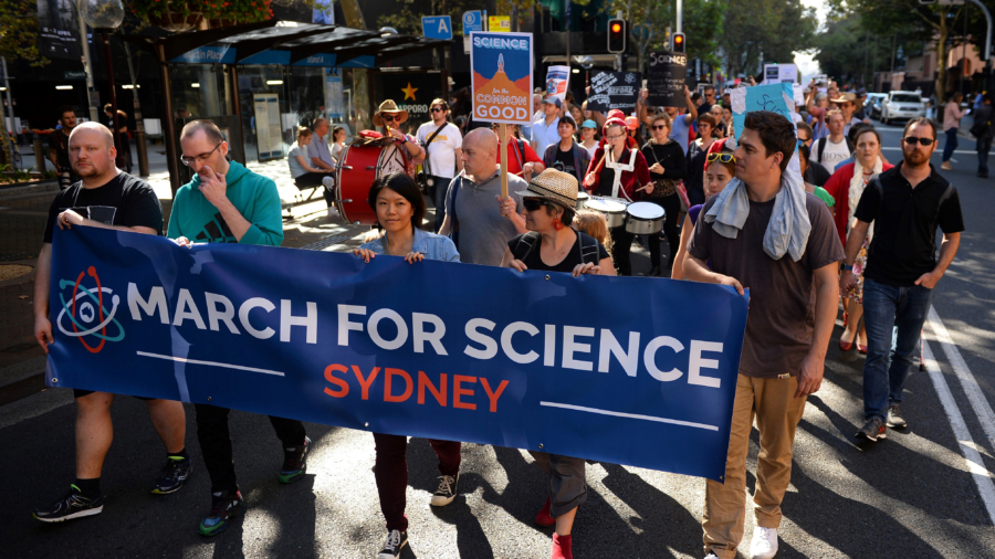 Thousands in several cities march for science