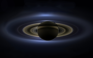 Cassini spacecraft prepares to crash into Saturn