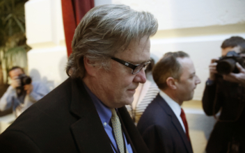 Bannon’s Conservative Call to Action: Set Aside Differences to Regain America