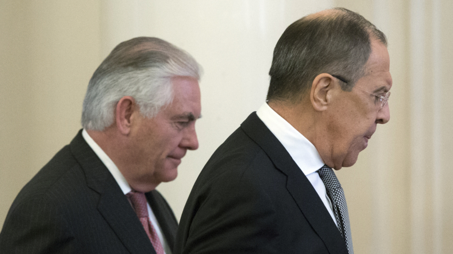 Tillerson, Putin meet as Syria debates sharpens