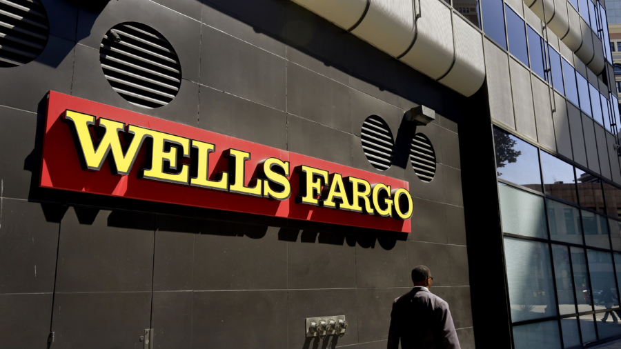 Wells Fargo elects board members after scandal