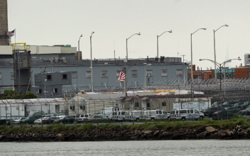 New York mayor says Rikers Island jail to close