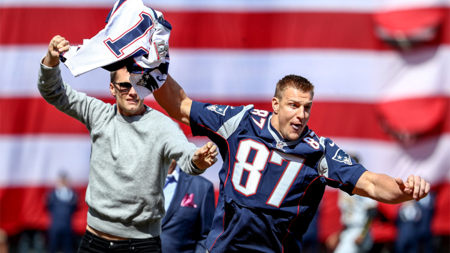 Rob Gronkowski Agrees to Return to the NFL to Play for Tampa Bay With Tom Brady