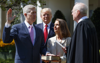 Gorsuch takes oath as Supreme Court Justice