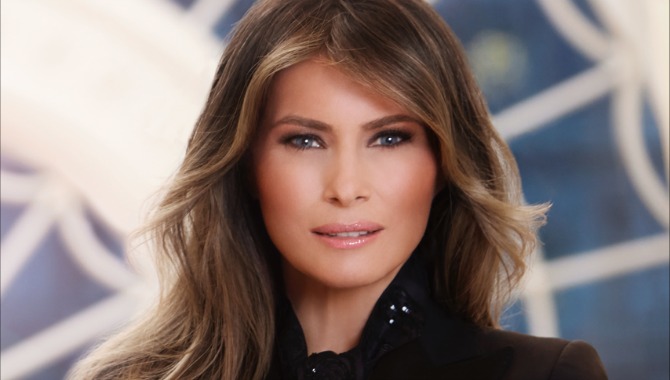 Portrait of First Lady Melania Trump released by White House