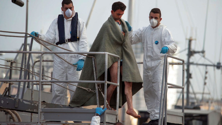 Italy, Malta argued while migrant boat sank