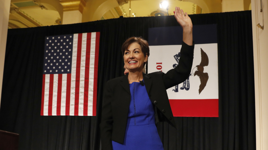 Kim Reynolds takes oath as Iowa’s first female governor