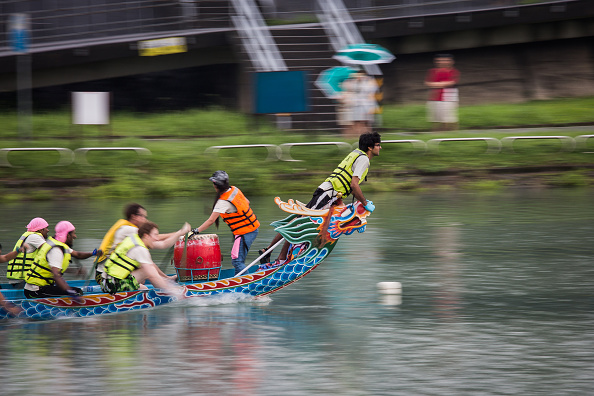 Teams race to finish line in Hong Kong’s largest Dragon Boat Race