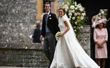 Pippa Middleton arrives at church before her wedding