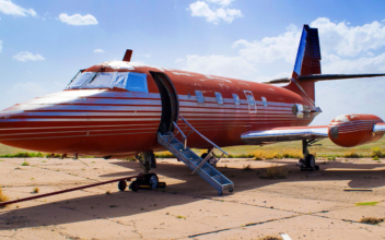 Elvis’ old jet up for auction