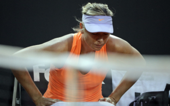 Maria Sharapova looks to qualify for Wimbledon without wild card