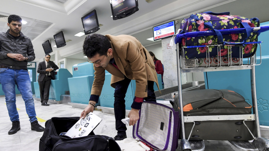 EU, US debating expanding airline laptop ban