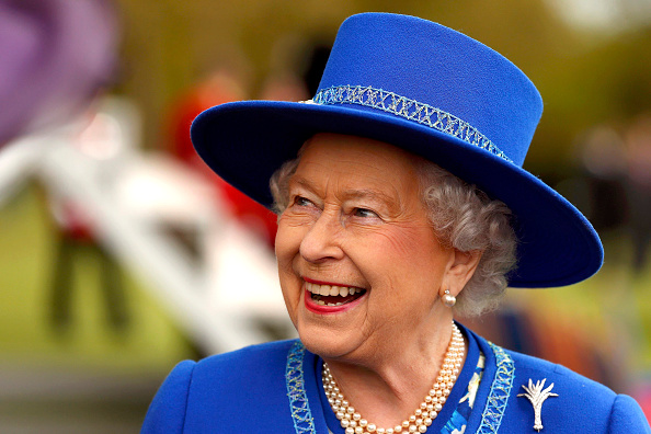 Queen Elizabeth, Prince Philip, host thousands for Buckingham Palace Garden Party