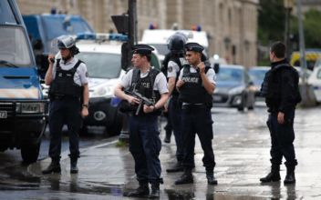 Paris: Attacker shot and wounded after attacking police officer near Notre Dame Cathedral