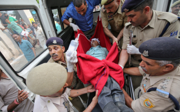 Bus plunges into Indian Kashmir valley, 16 Hindu pilgrims killed