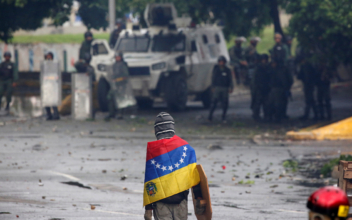 Phone Calls, Dismissal Threats: Venezuela Pressures State Workers to Vote