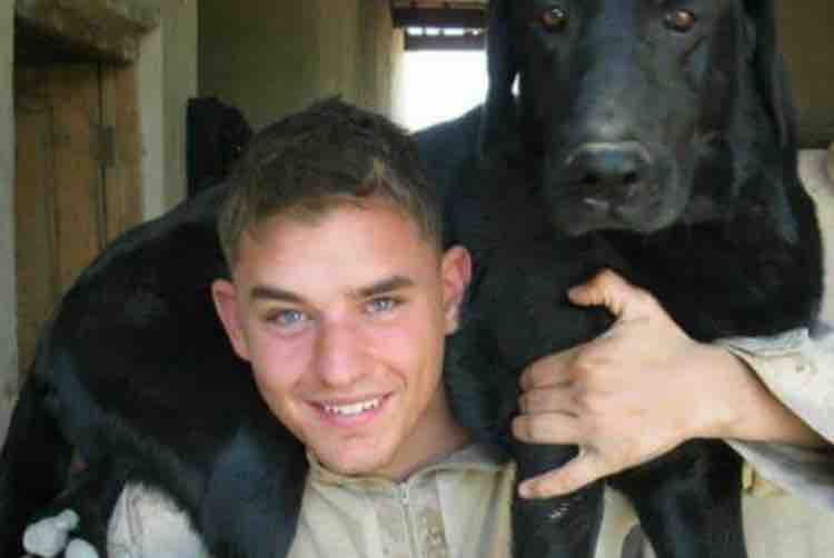 Hundreds bid farewell to Marine dog dying of cancer