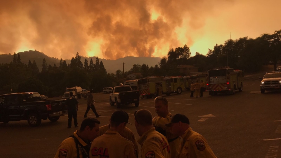 Thousands evacuated during massive California wildfire