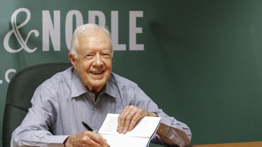 Jimmy Carter hospitalized after collapsing in Canada