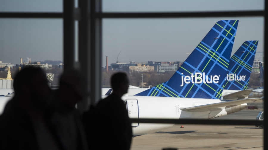 Woman Sues JetBlue After She Spilled Hot Tea Served by the Airline on Herself
