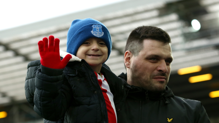 Bradley lowery’s funeral draws thousands of mourners