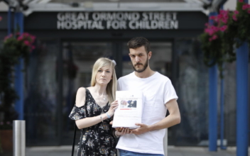 Lawyer: Parents of Charlie Gard, hospital to discuss how to let him die