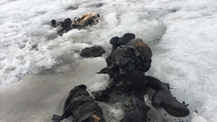 Remains of couple lost 75 years ago appear on Swiss glacier