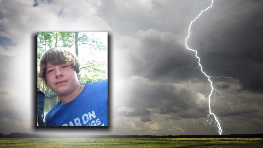 Lighting strike jumps from tree to Alabama teen on porch, tragically dies