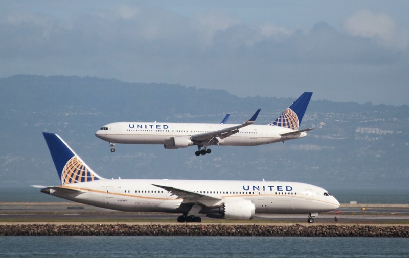 Woman Claims United Gave Her First Class Seat to US Congresswoman