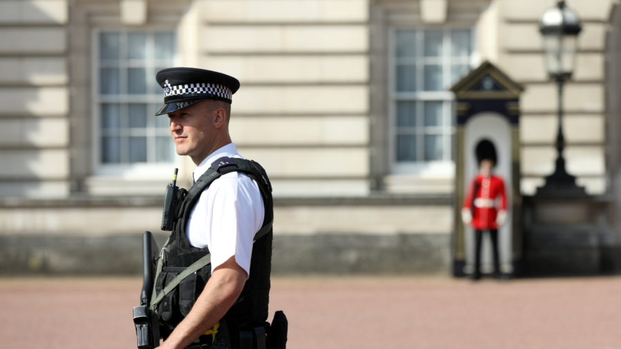 British counter-terrorism officials investigate armed man arrested near queen’s palace