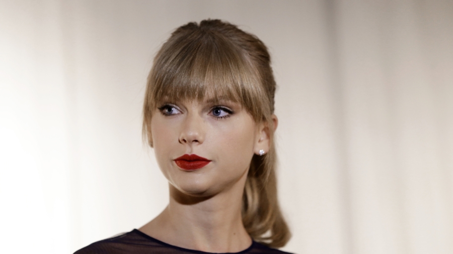 Taylor Swift Pays Surprise Visit to 8-Year-Old Burn Victim