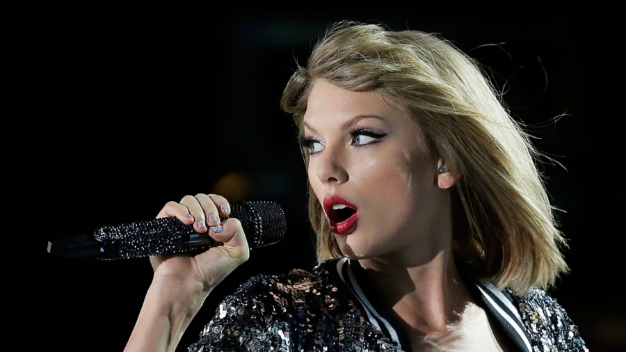 Taylor Swift Goes Blank on Social Media, Sending Fans Into Frenzy