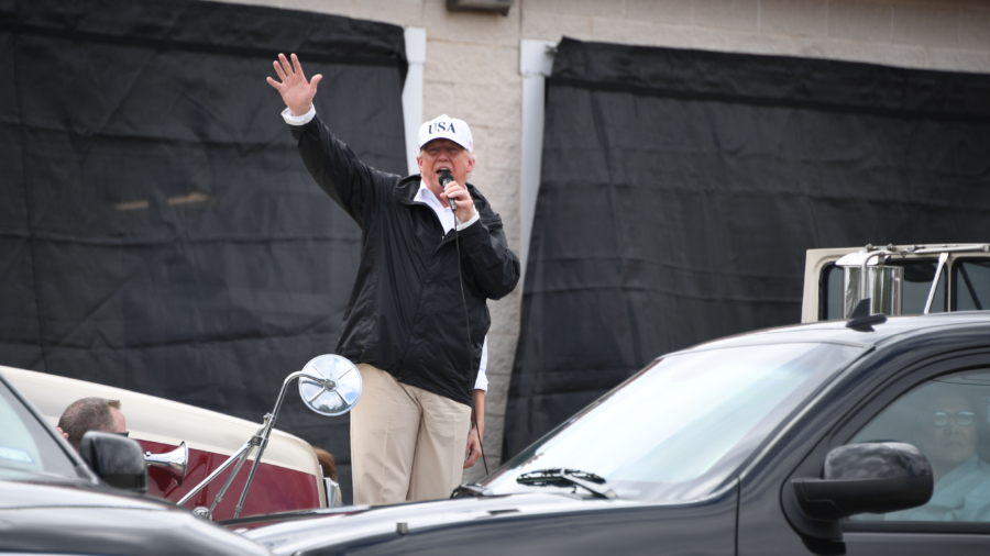 President Trump Praises First Responders in Texas