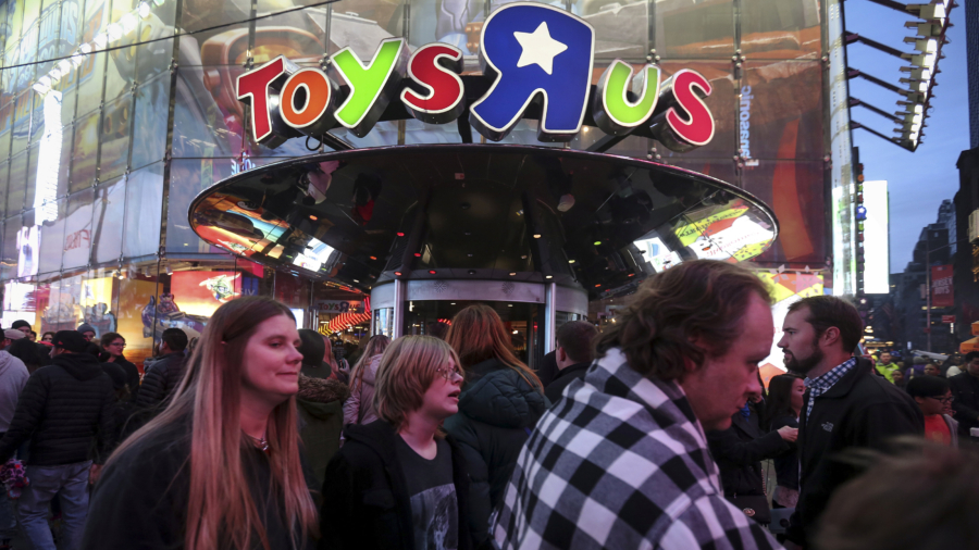 Toys ‘R’ Us Files for Bankruptcy Ahead of Holiday Season