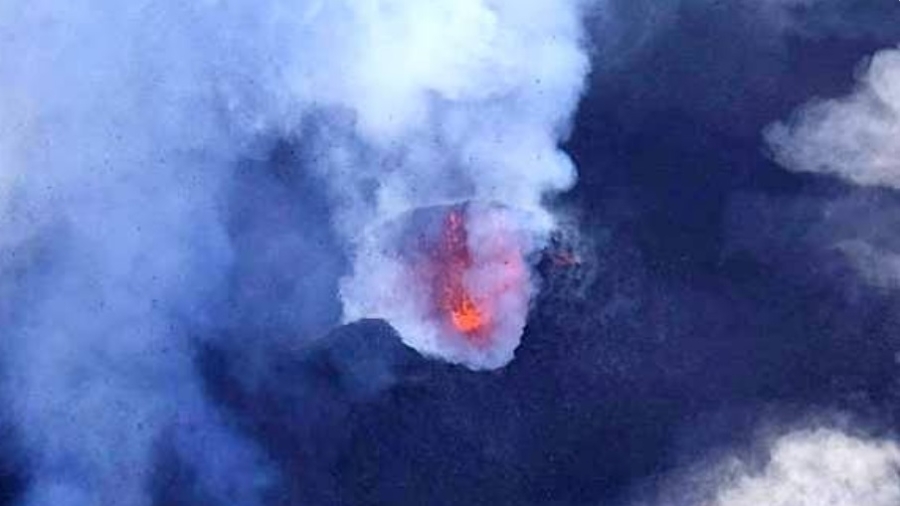 Vanuatu Orders Evacuation of Island with Rumbling Volcano