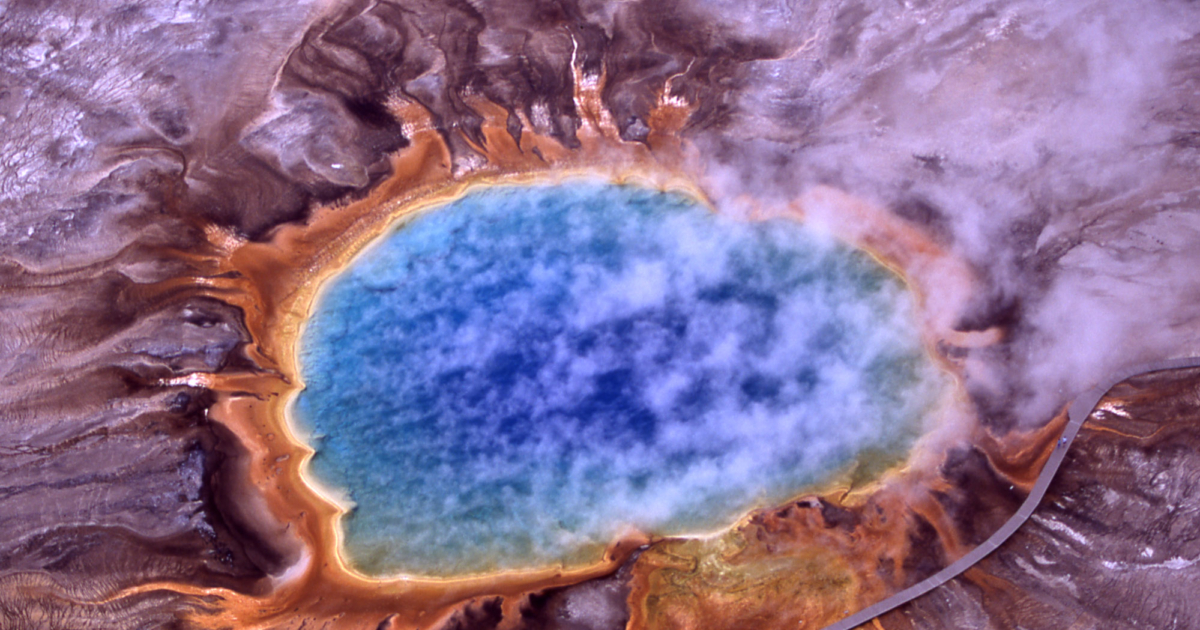 Scientists Reveal New Theory Of Yellowstones Supervolcano Hotspot Ntd 5339