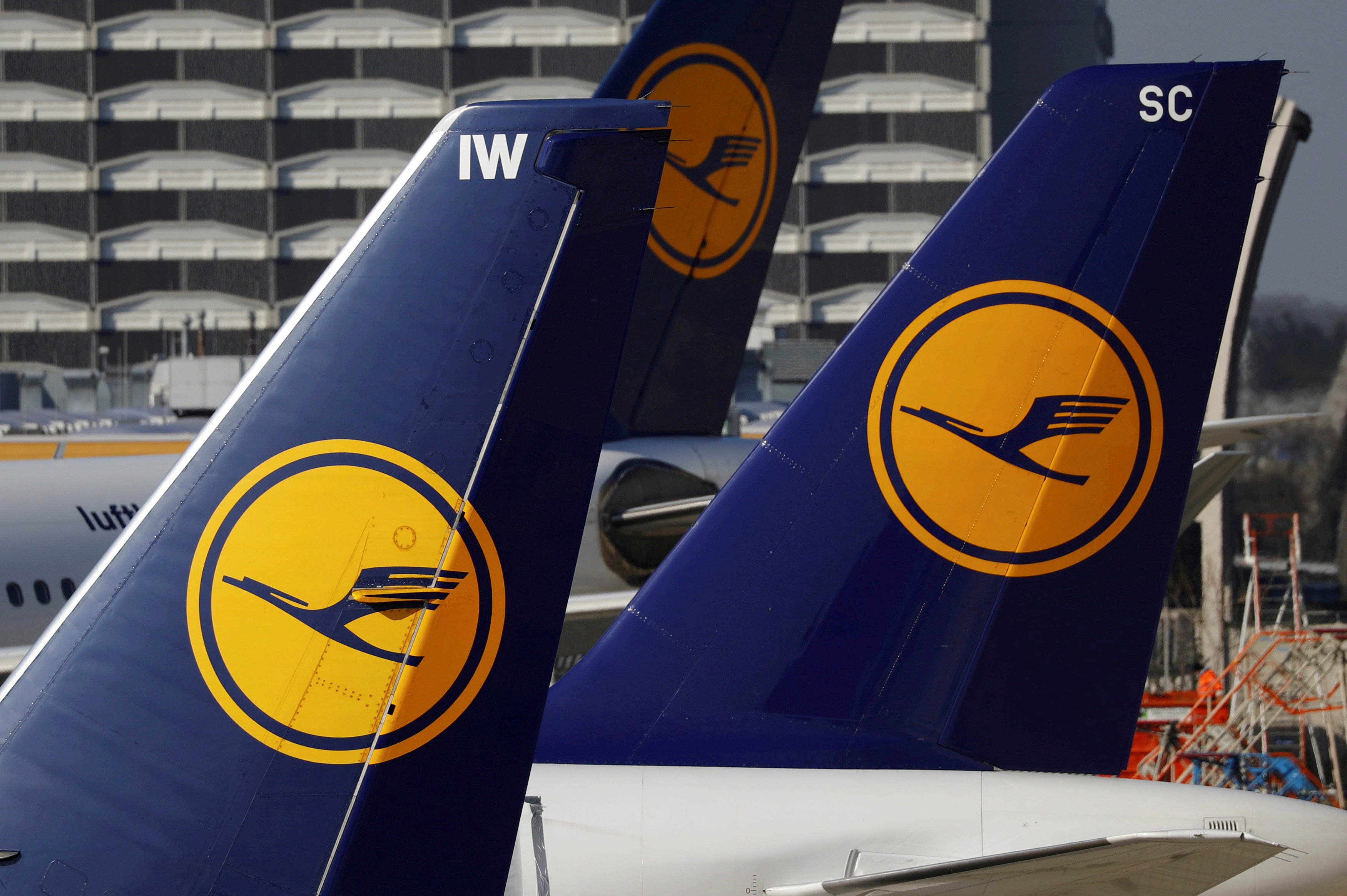 Planes of the Lufthansa airline stand on the tarmac in Frankfurt airport, Germany on March 17, 2016. (REUTERS/Kai Pfaffenbach/File Photo)