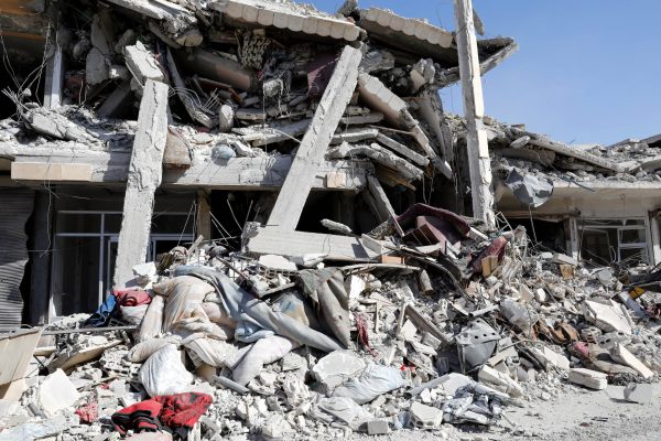 General view of a collapsed building due to fighting in Raqqa's old city in Syria October 5, 2017. (Reuters/Erik De Castro)