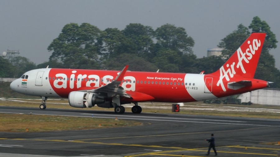 Crew Panics More Than Passengers as AirAsia Jet Drops 24,000 feet in 9 Minutes