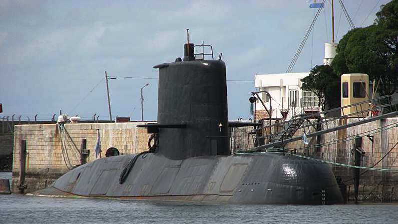 Vanished Argentine Submarine Reported Fire in Last Message