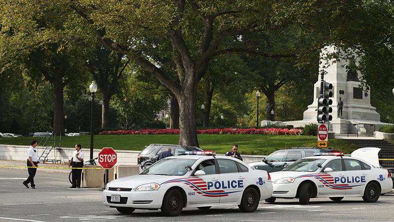 Off-Duty DC Police Officer Shot in Baltimore | NTD